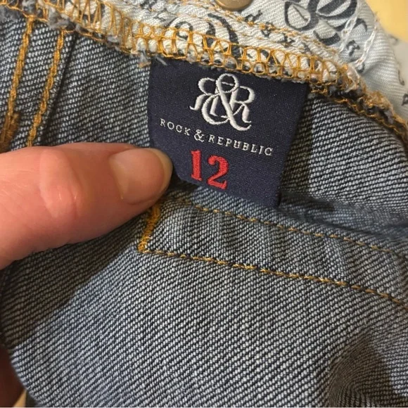 Rock & Republic Dark wash Straight Leg Kendall Jeans Size 12 - Picture 3 of 7